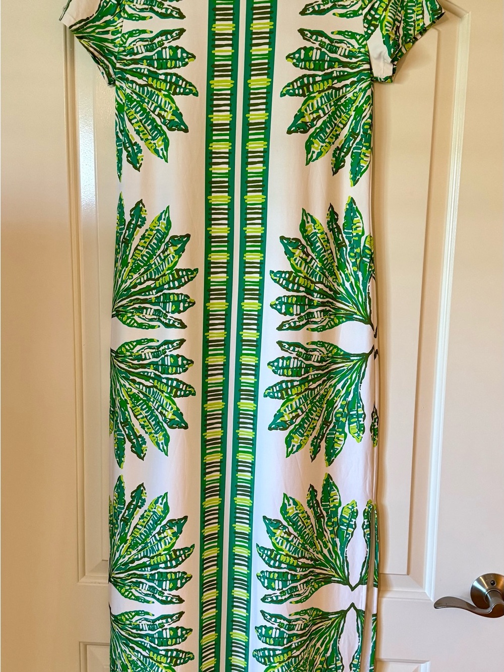 Lilly Pulitzer Kaden ChillyLilly UPF 50+ White Maxi Dress with Green Palm Print - Picture 2 of 3